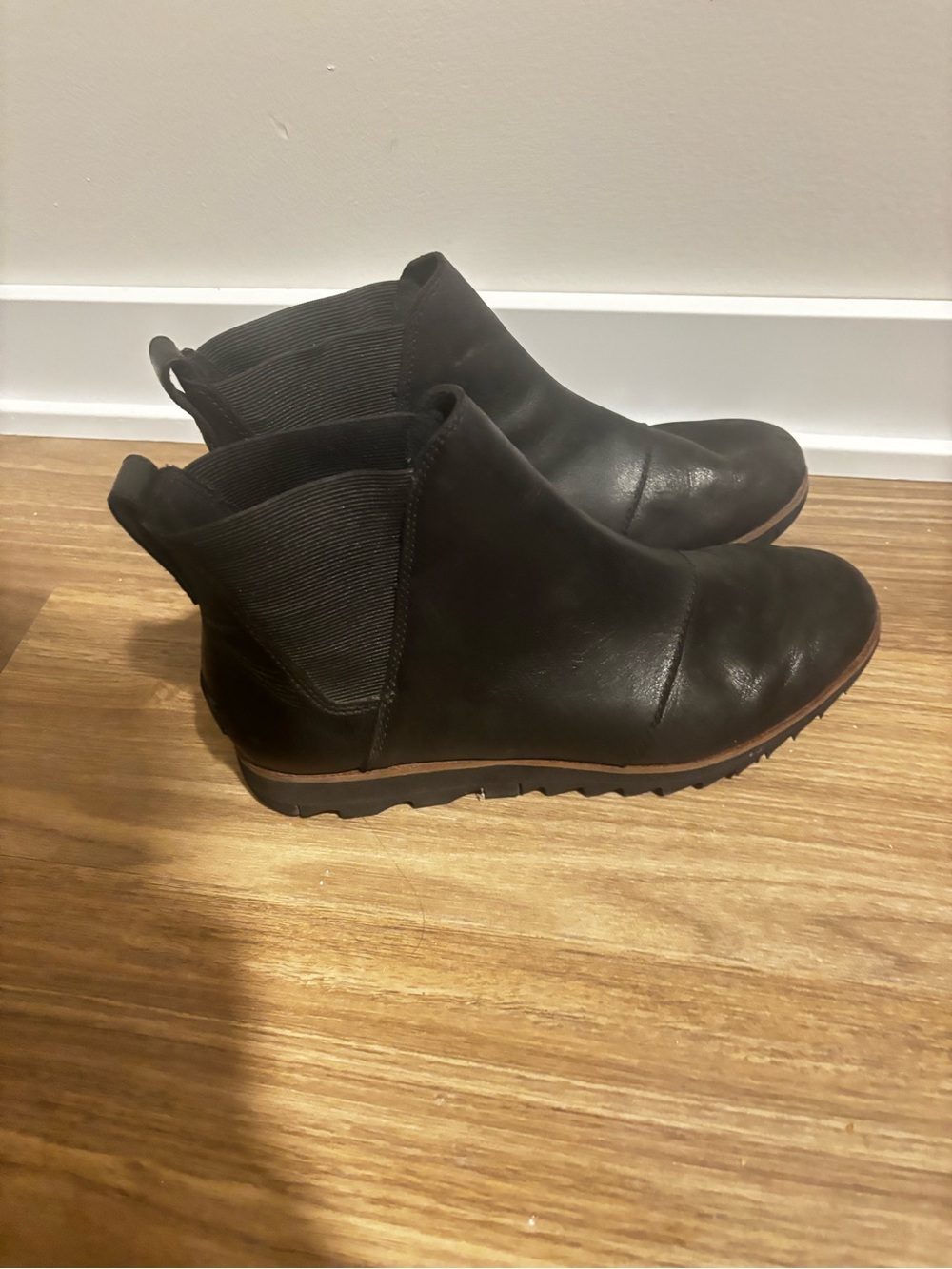 Sorel Black Leather Chelsea Ankle Booties